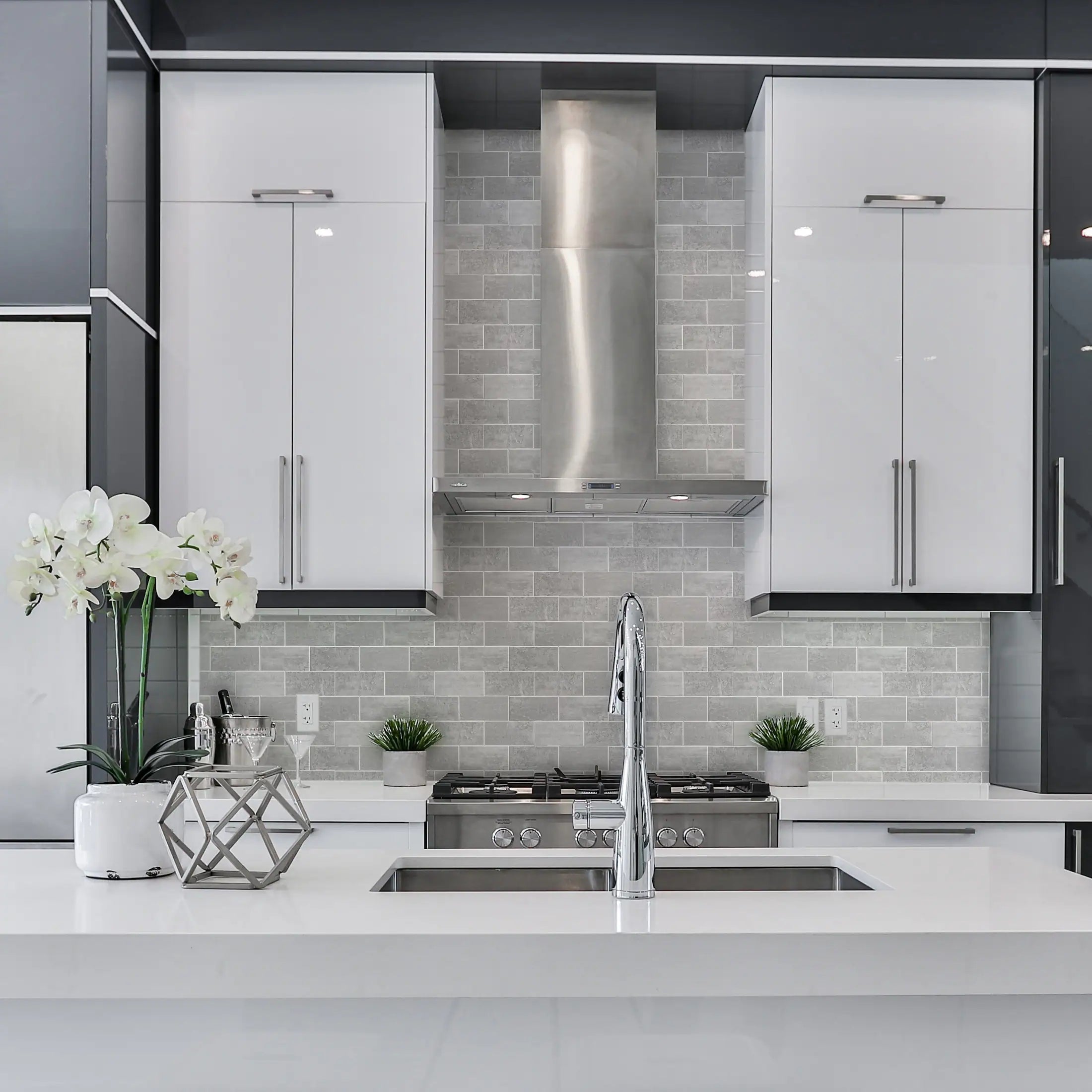 COLAMO Medium Gray Vinyl Concrete Look Peel and Stick Backsplash Subway Tiles